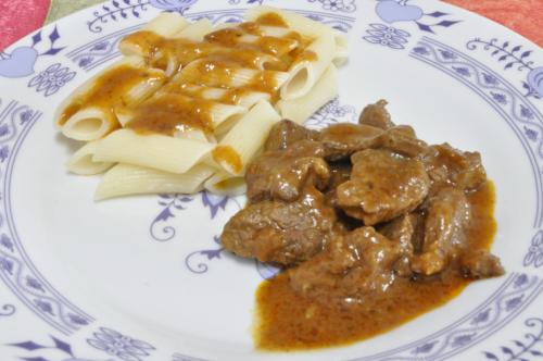 Český klasický hovězí guláš – Snadné recept z Česko kuchyně, hotový za 30 - 45 minut